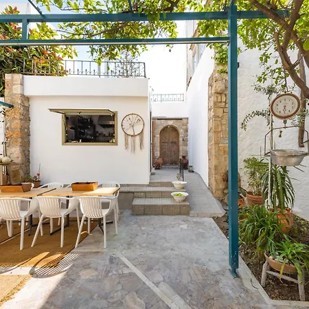 Ξενοδοχείο με διαμερίσματα Lefka &