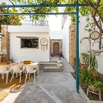 Aparthotel Lefka &