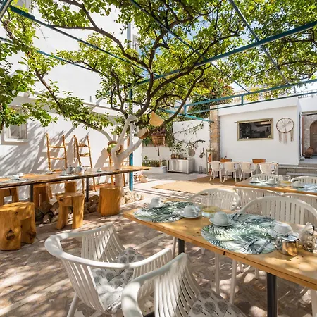 莱夫卡公寓酒店 2* Rhodes City