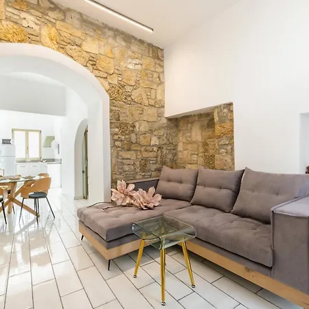 莱夫卡公寓酒店 2* Rhodes City