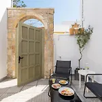 Apart Otel Lefka & Rhodes City