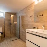 Hotel apartamentowy Lefka & 2*