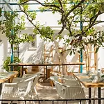 Aparthotel Lefka &