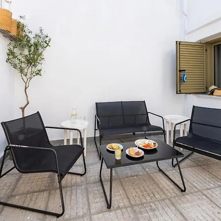 Lefka & Apartahotel
