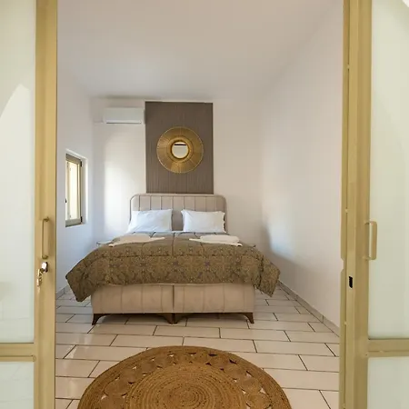 Apartahotel Lefka &