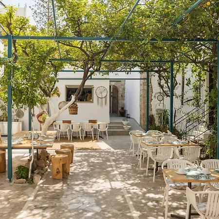 Lefka & Apartahotel