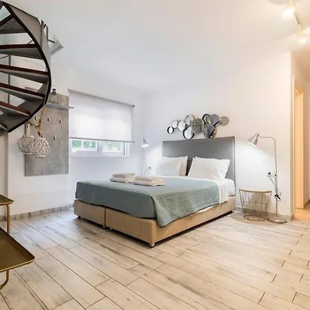 Lefka & Apartahotel 2*