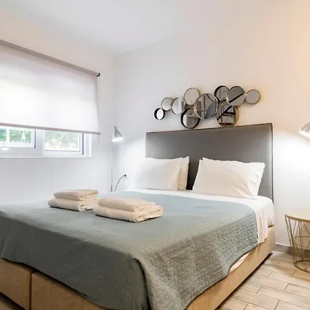 Lefka & Apartahotel 2*